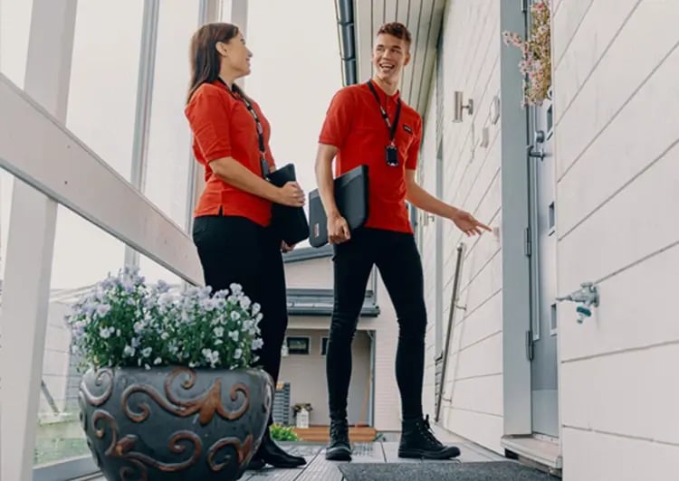 Kävikö ovellanne Sector Alarmin turvallisuusmyyjä Kävikö ovellanne Sector Alarmin turvallisuusmyyjä