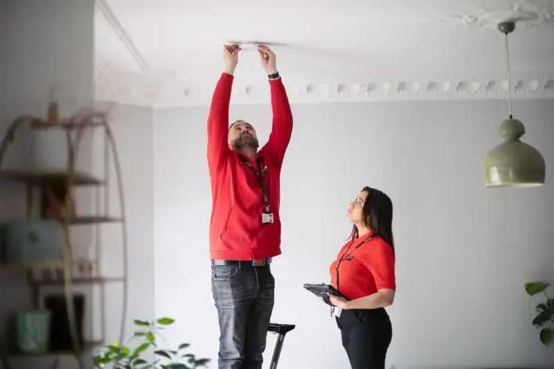 sector-alarm-installation-détecteur-de-fumée-15