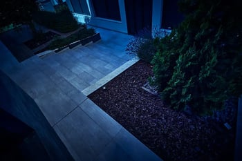 intruder_garden_alone_sequcence