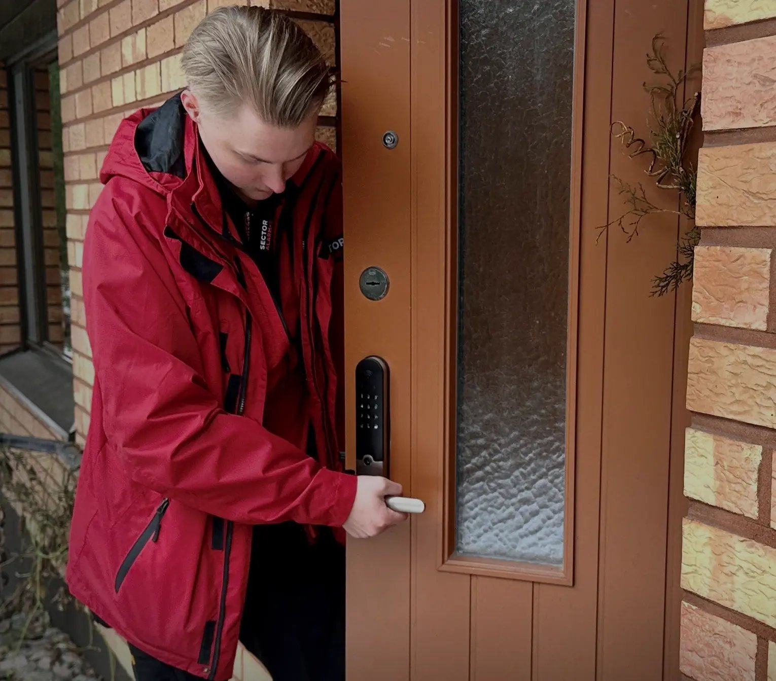 Yale Doorman asennettuna elinikäisellä takuulla Yale Doorman asennettuna elinikäisellä takuulla