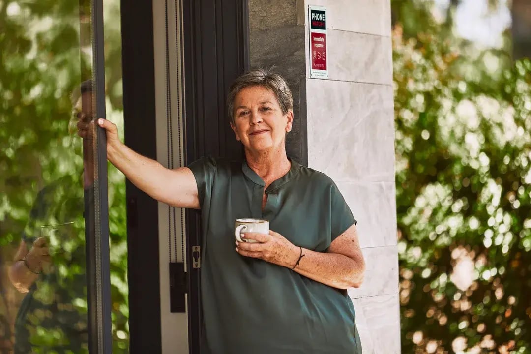 grandmother_coffee_peaceofmind_phonewatch-sticker-1080x720_72