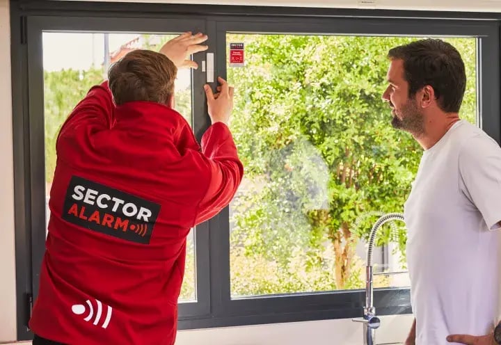 protección de ventanas con sensores de apertura