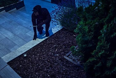Cómo proteger tu casa de robos por la noche: 7 estrategias efectivas